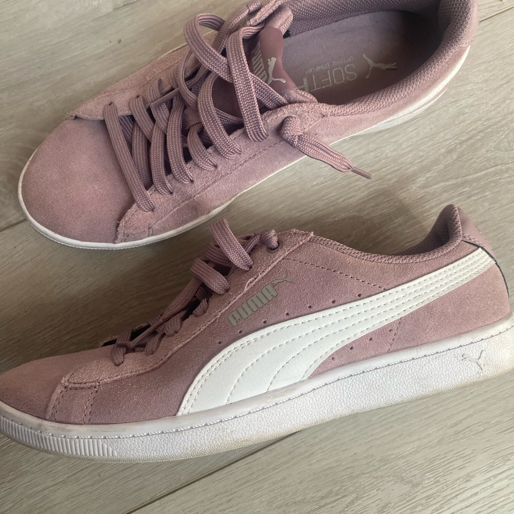 Puma Women's Suede Sneakers - Pink and White